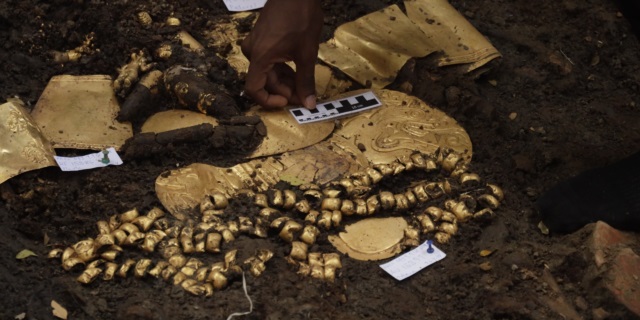 В Панаме нашли 1300-летнюю гробницу, наполненную золотом и артефактами, 5 фото и текст
