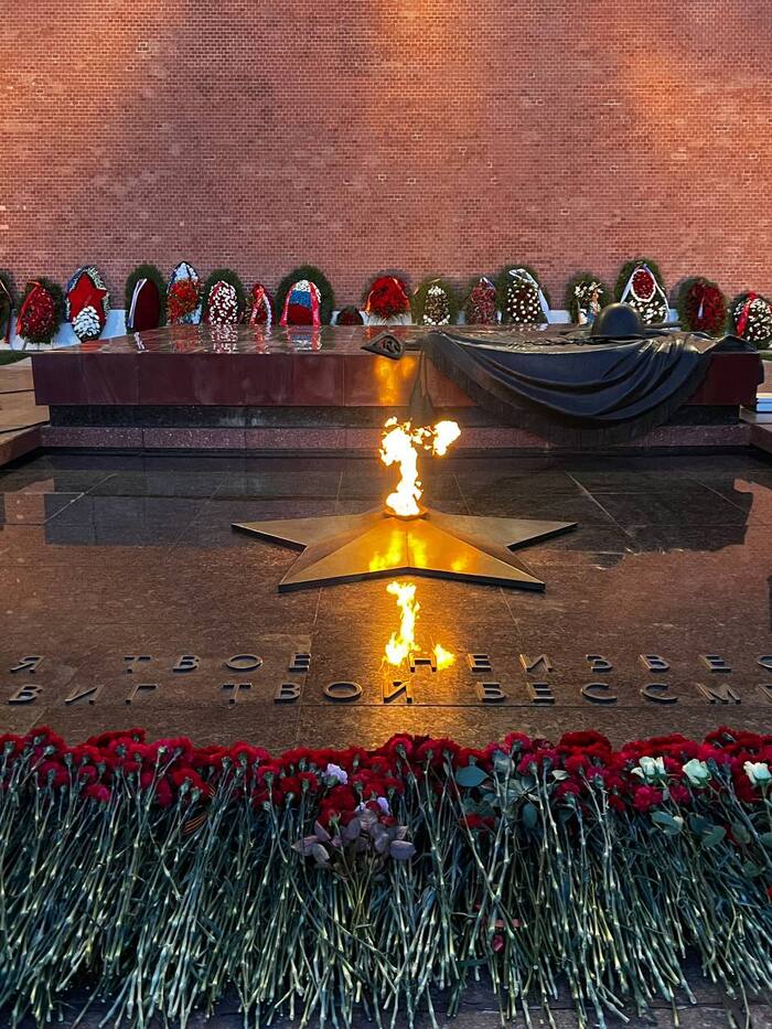 Вечный огонь у Кремлёвской стены. В чём секрет "вечности" его работы?⁠⁠ 6 фото и текст