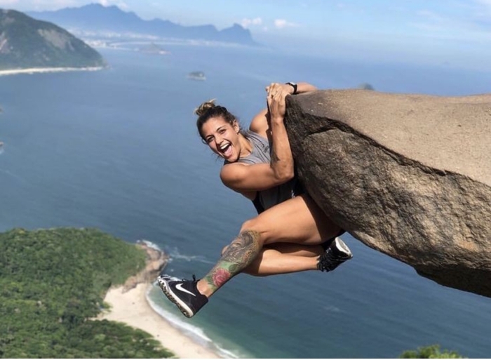 "Опасная" скала в Бразилии на фоне Атлантического океана⁠⁠, 7 фото