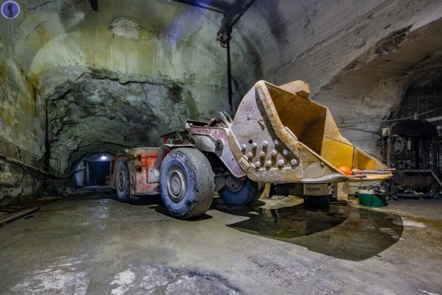 Подземная рембаза на глубине пол километра в огромном руднике "Николаевский", 46 фото и текст